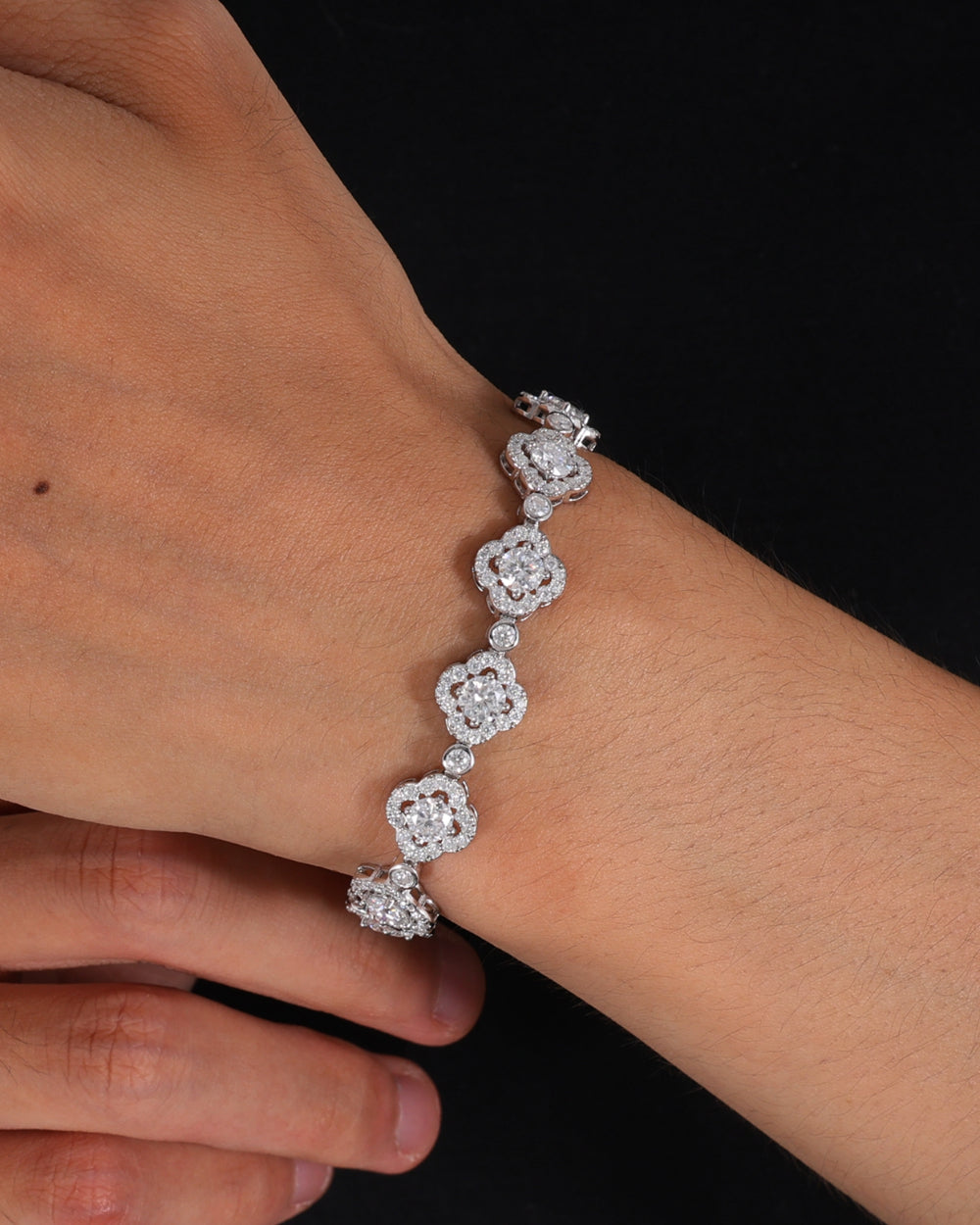 MOISSANITE ICED CLOVERS BRACELET.